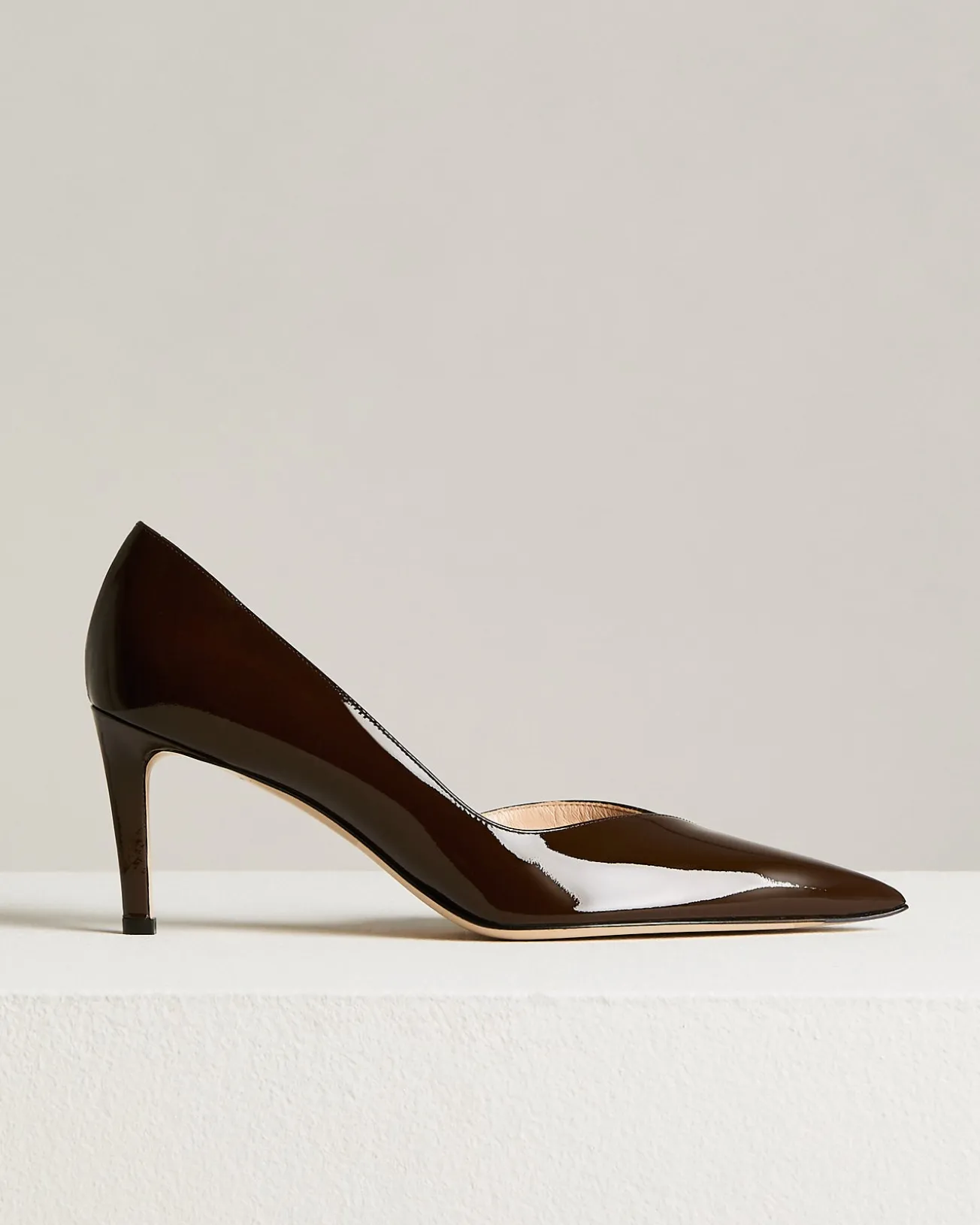 BROWN PATENT LEATHER PUMPS