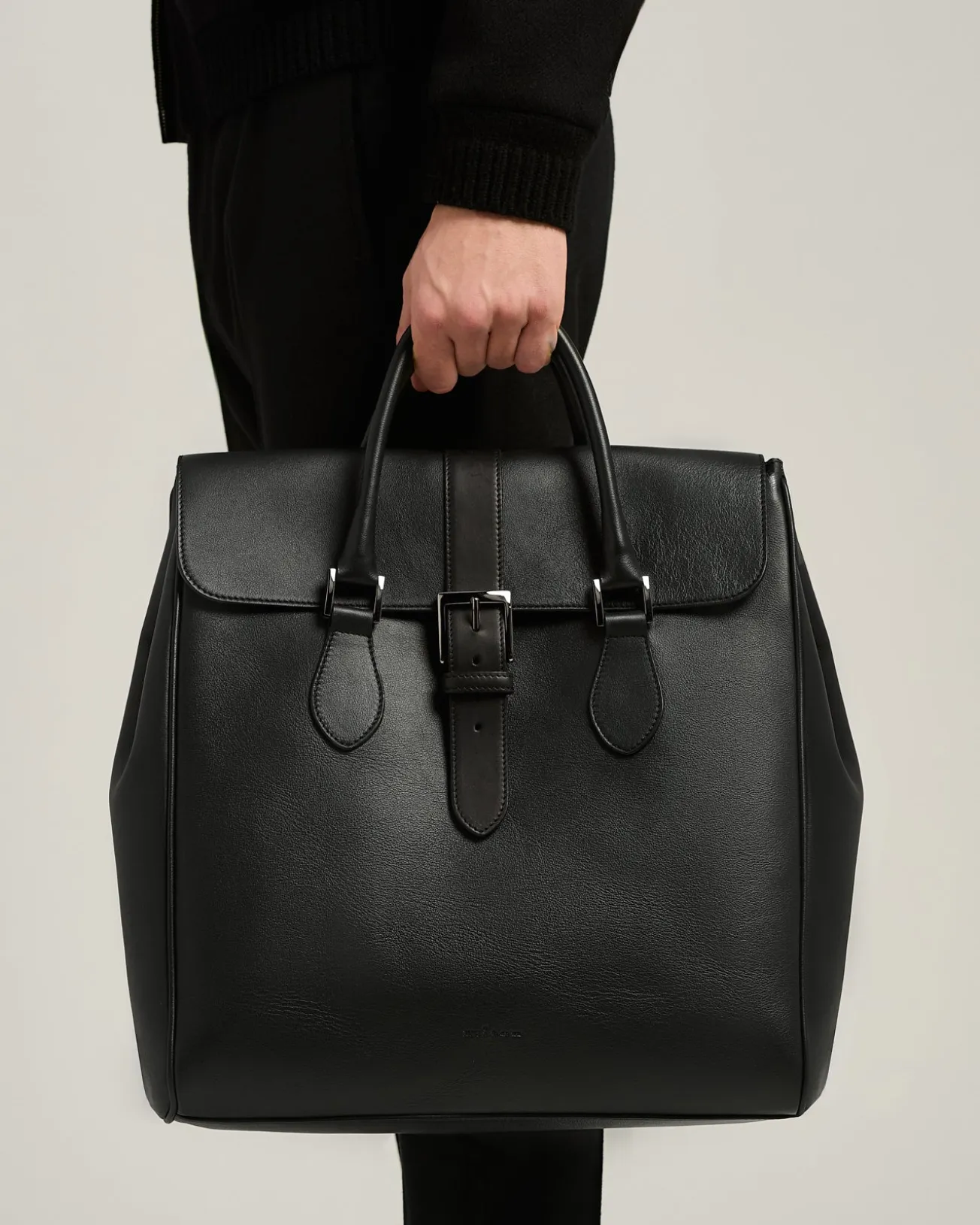 CALFSKIN SHOPPING BAG IN BLACK LEATHER
