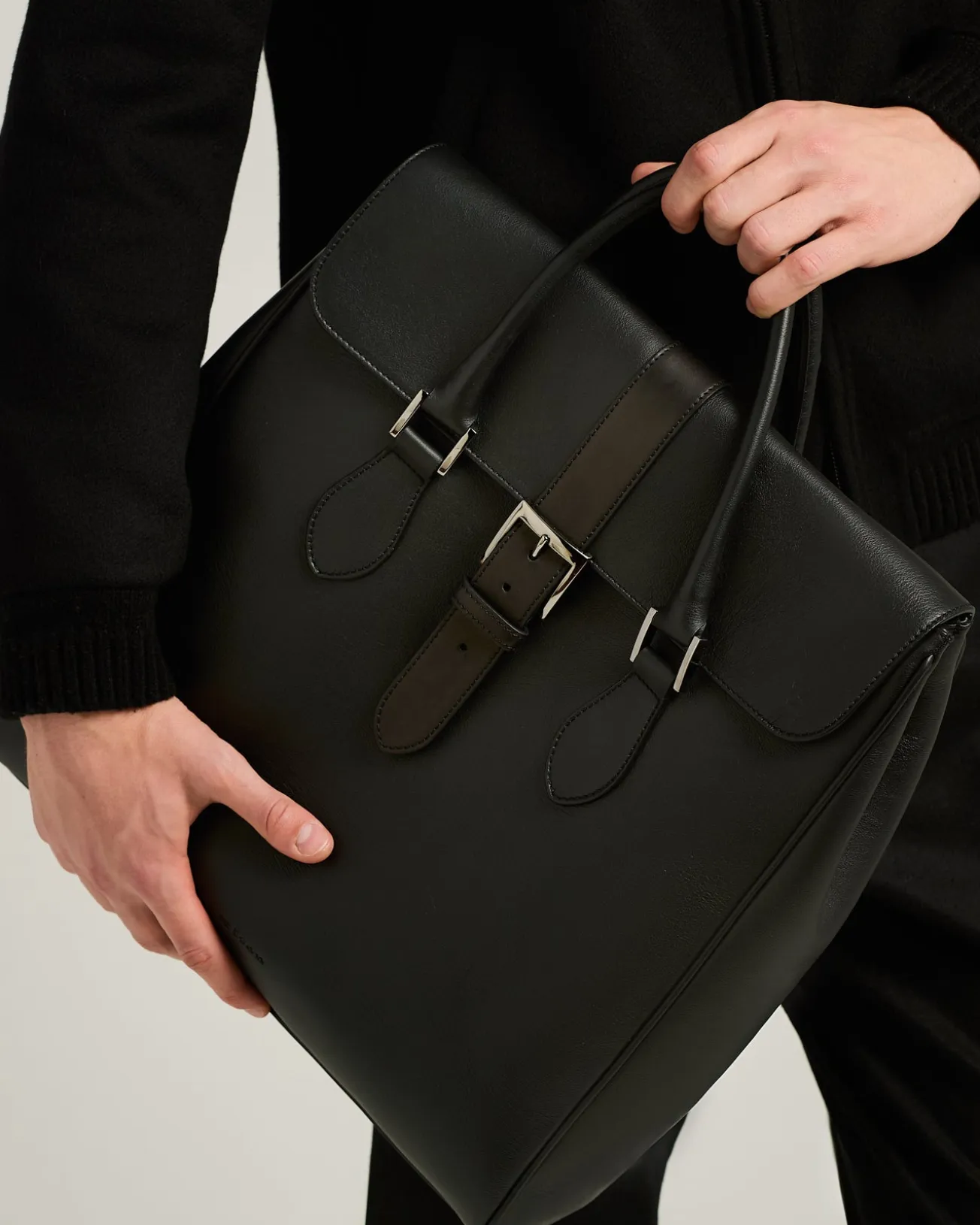 CALFSKIN SHOPPING BAG IN BLACK LEATHER