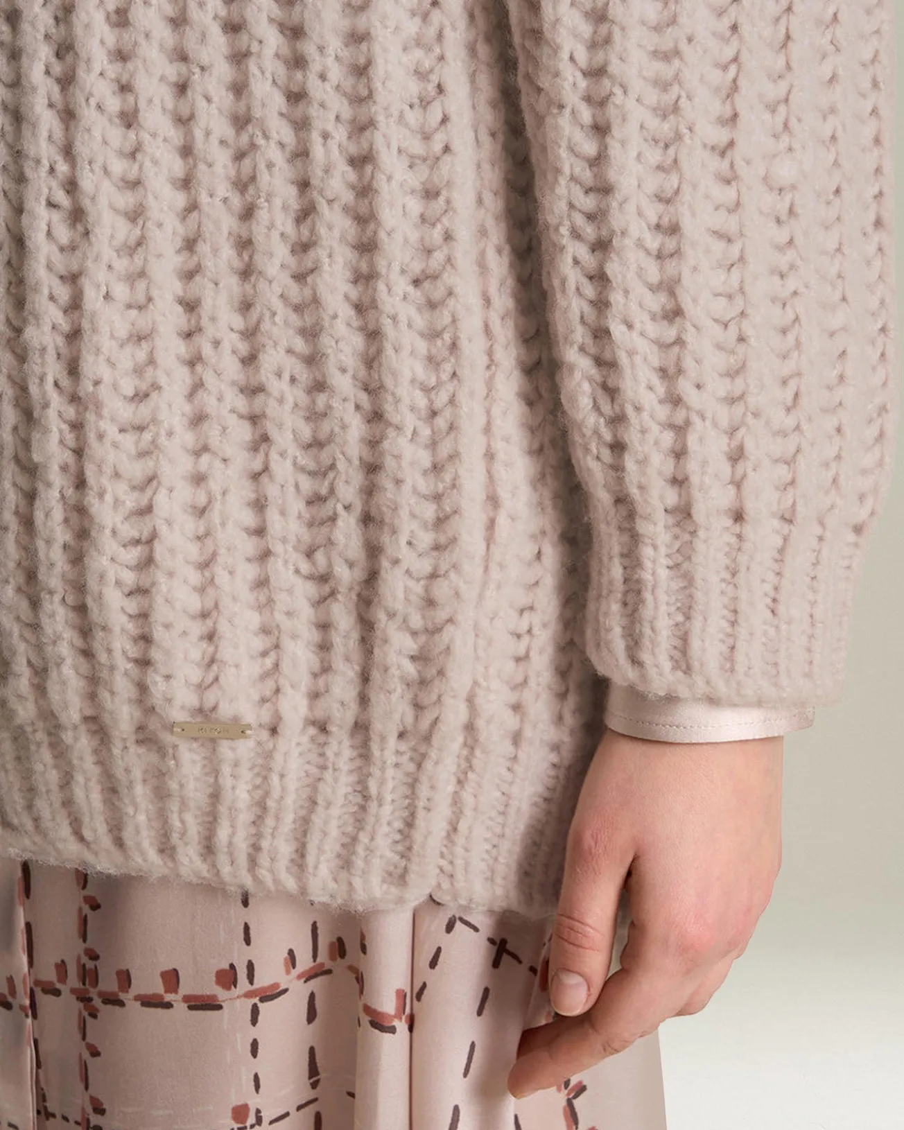 CASHMERE AND SILK RIBBED CARDIGAN
