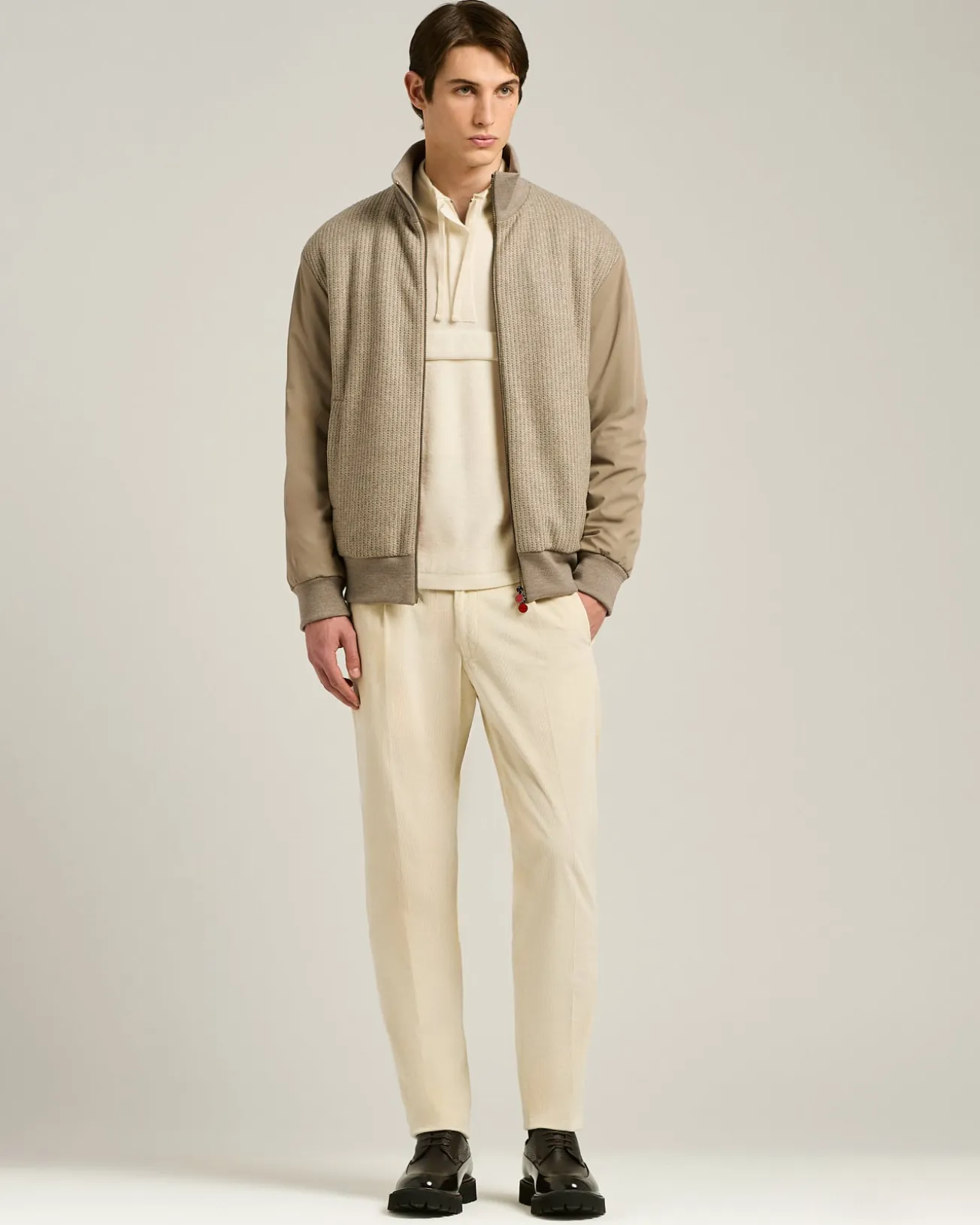 CREAM PURE CASHMERE MOCK-NECK SWEATSHIRT WITH FRONT POCKET