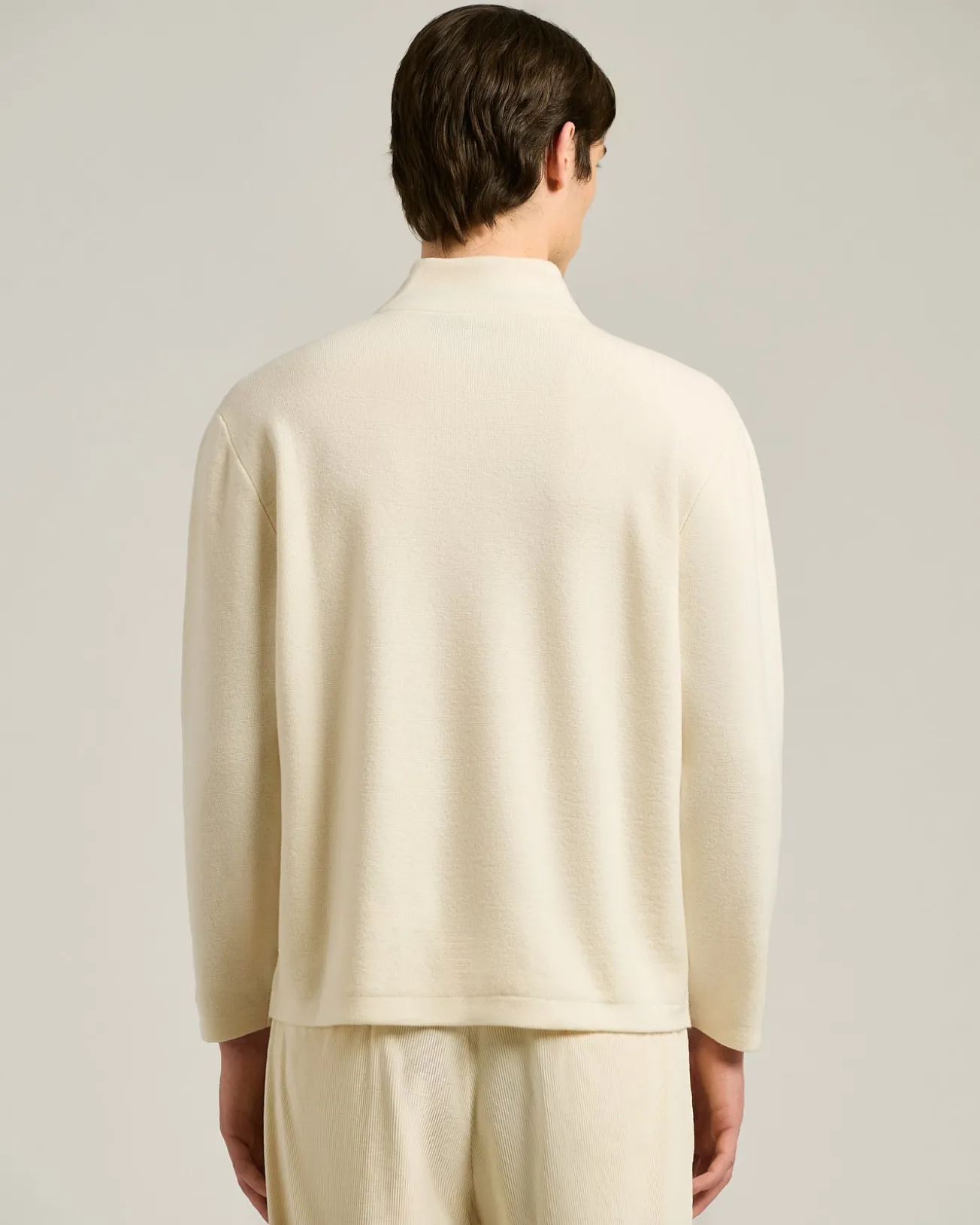 CREAM PURE CASHMERE MOCK-NECK SWEATSHIRT WITH FRONT POCKET