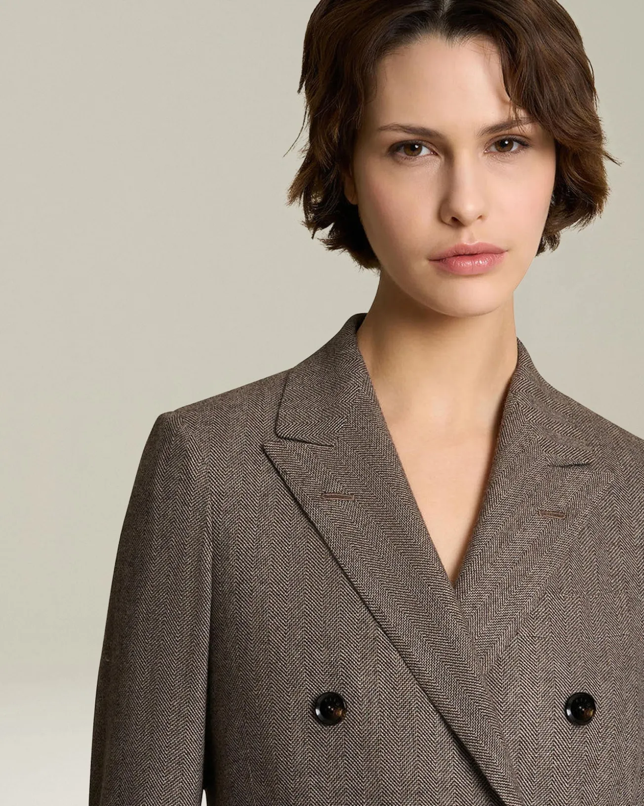 DOUBLE-BREASTED WOOL AND CASHMERE COAT