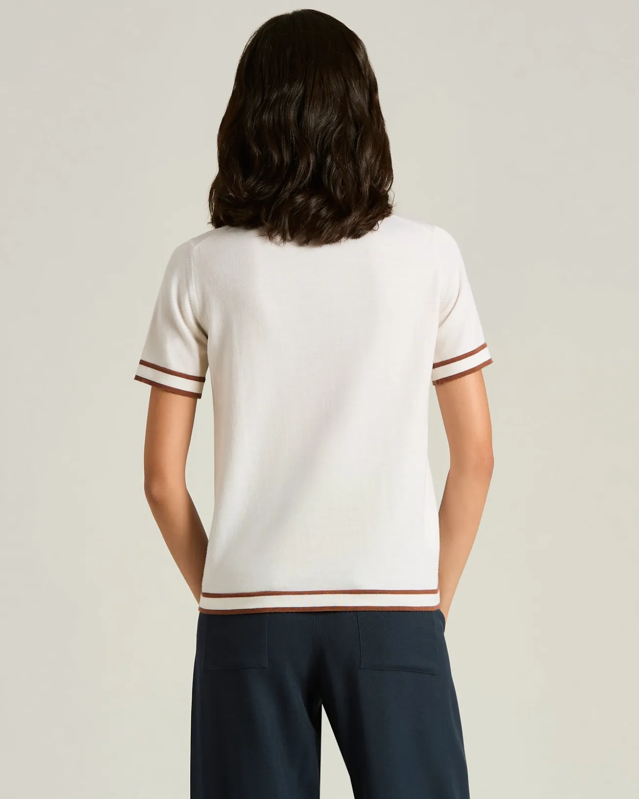 FINE WOOL POLO SHIRT WITH CONTRASTING TRIMS IN WHITE AND HAZELNUT