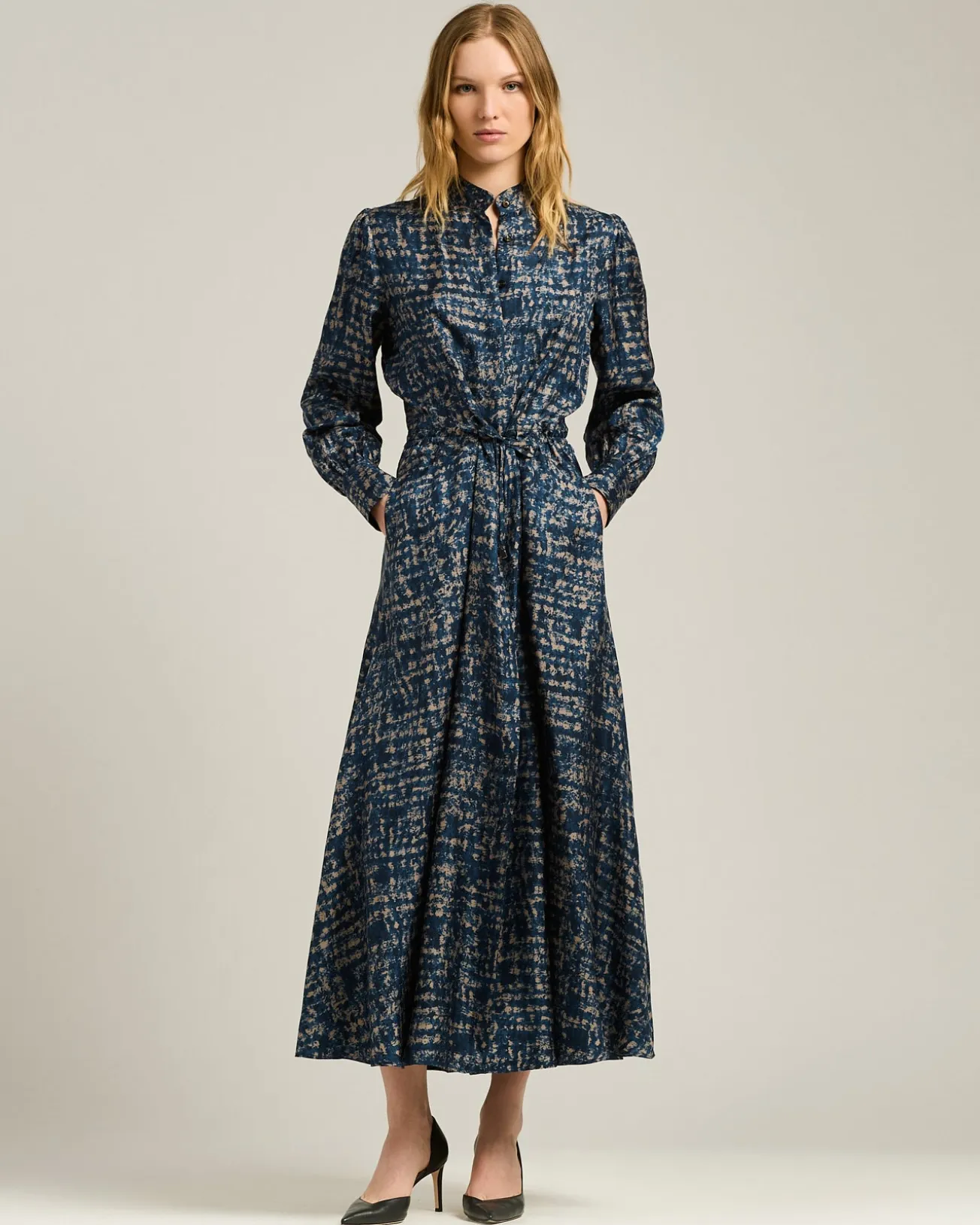 LIGHT BLUE PATTERNED SILK MIDI SHIRT DRESS