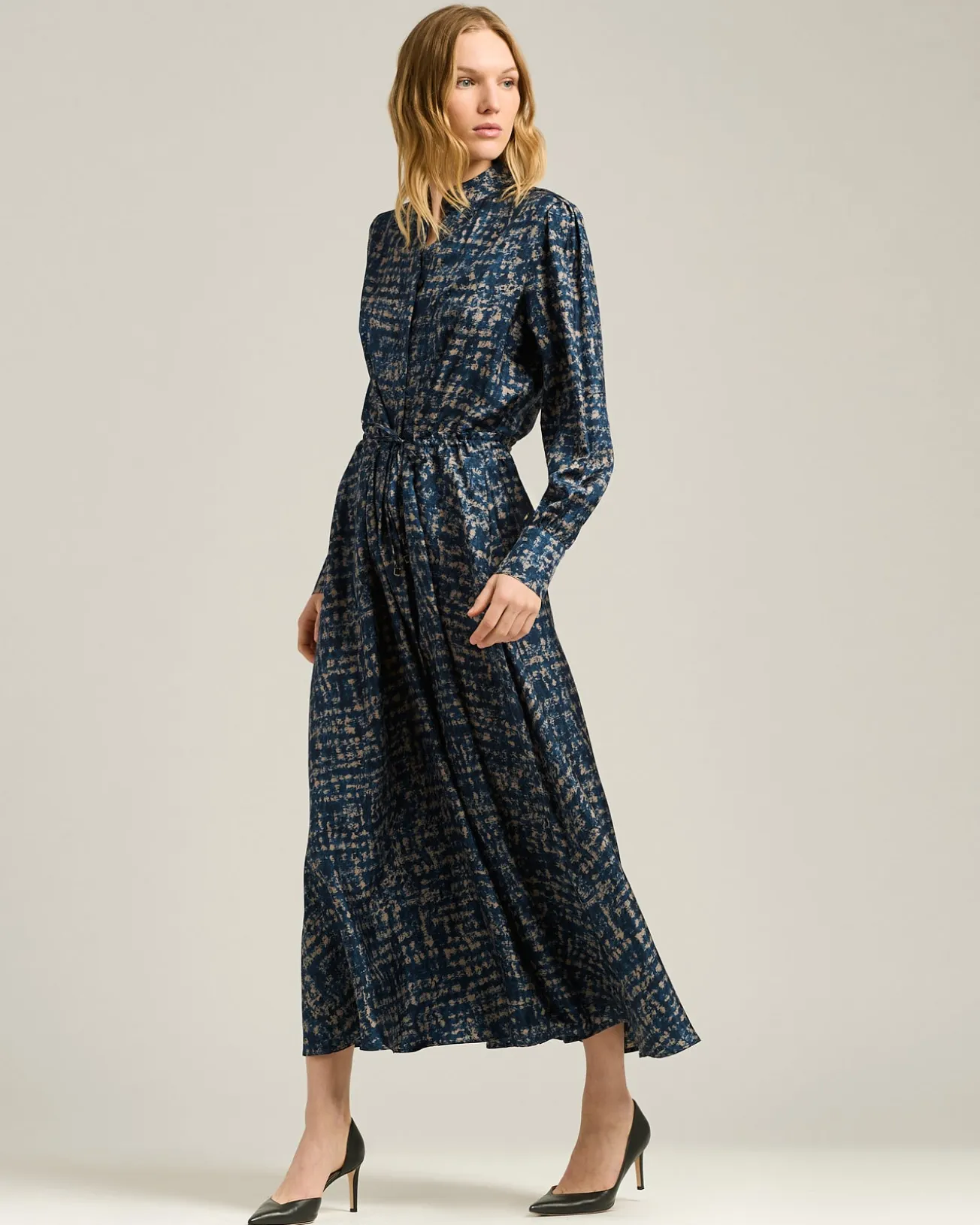 LIGHT BLUE PATTERNED SILK MIDI SHIRT DRESS