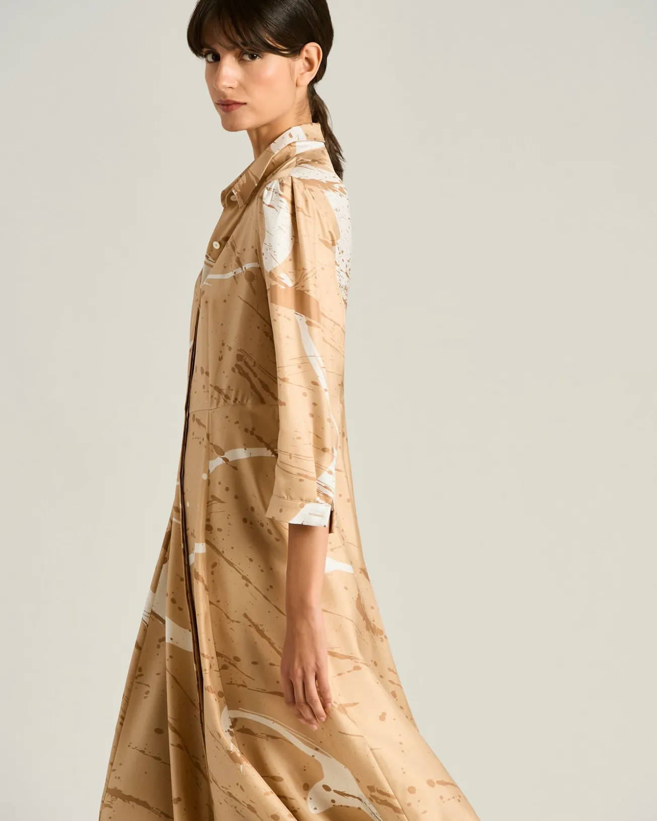 LONG PRINTED PURE SILK DRESS IN CAMEL