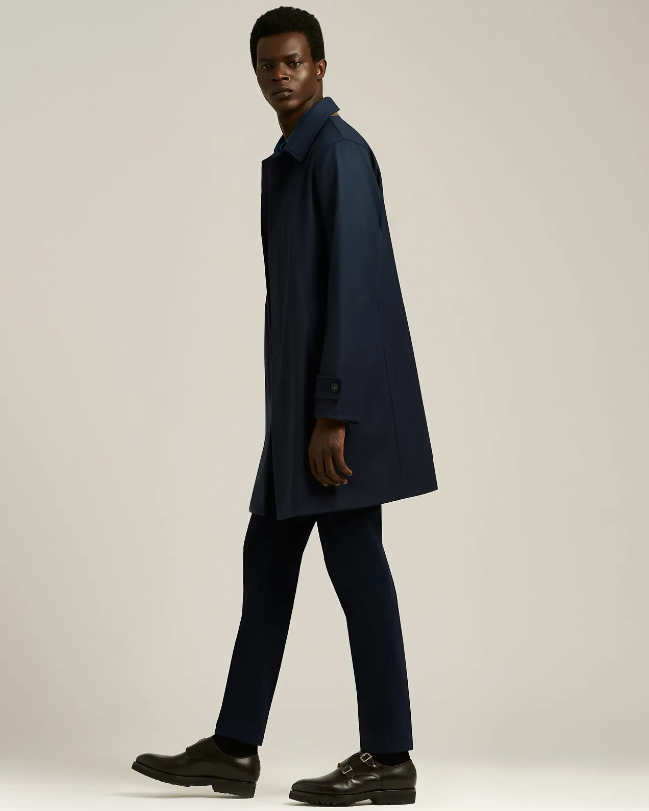OVERCOAT IN NAVY WOOL AND CASHMERE BLEND