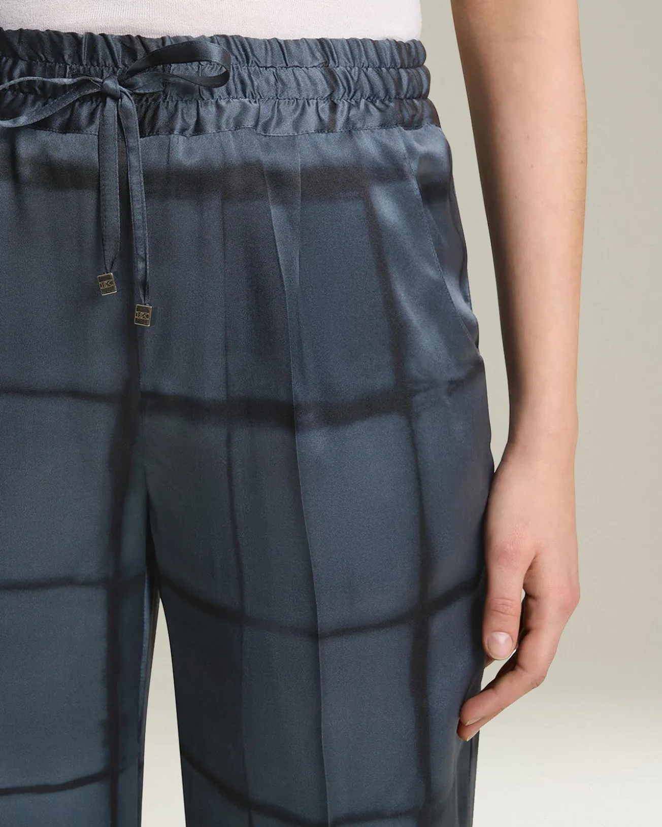 PRINTED SILK DRAWSTRING TROUSERS