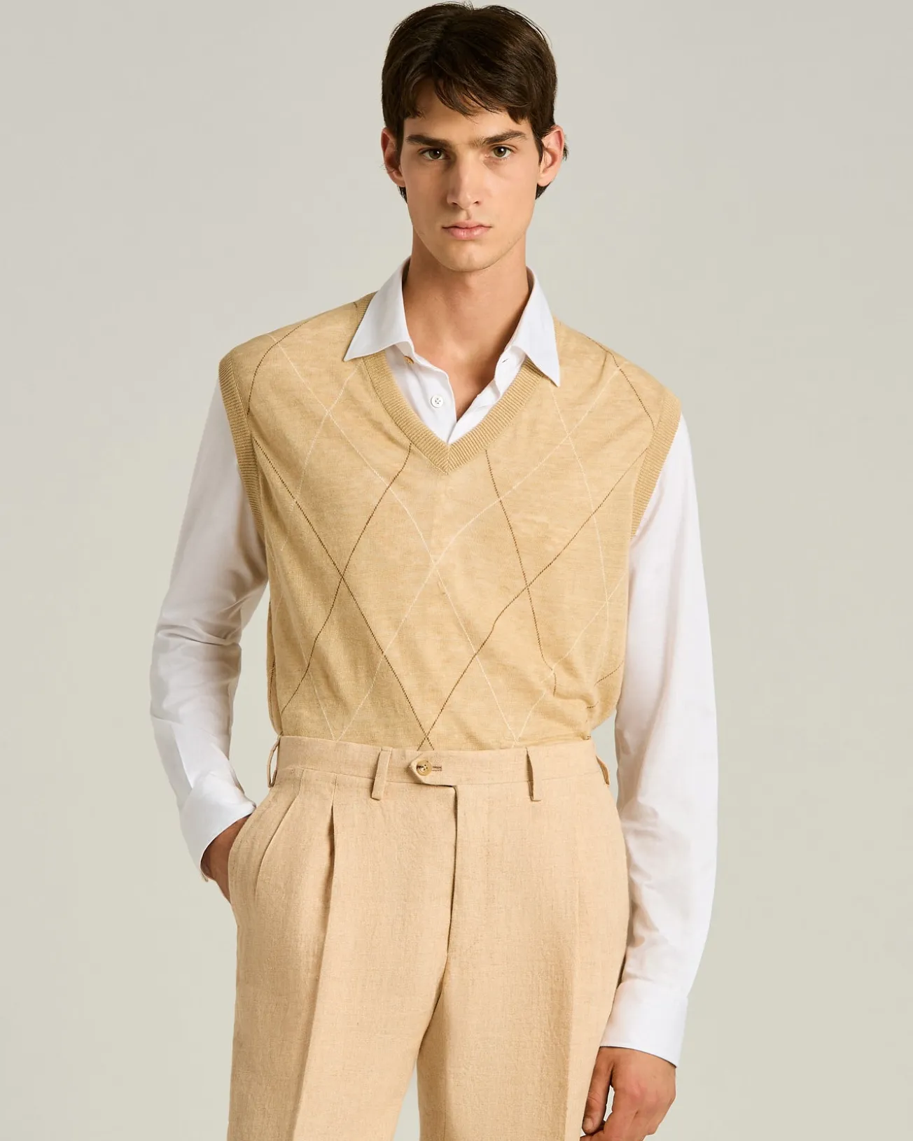 PURE LINEN V-NECK SWEATER VEST IN BEIGE