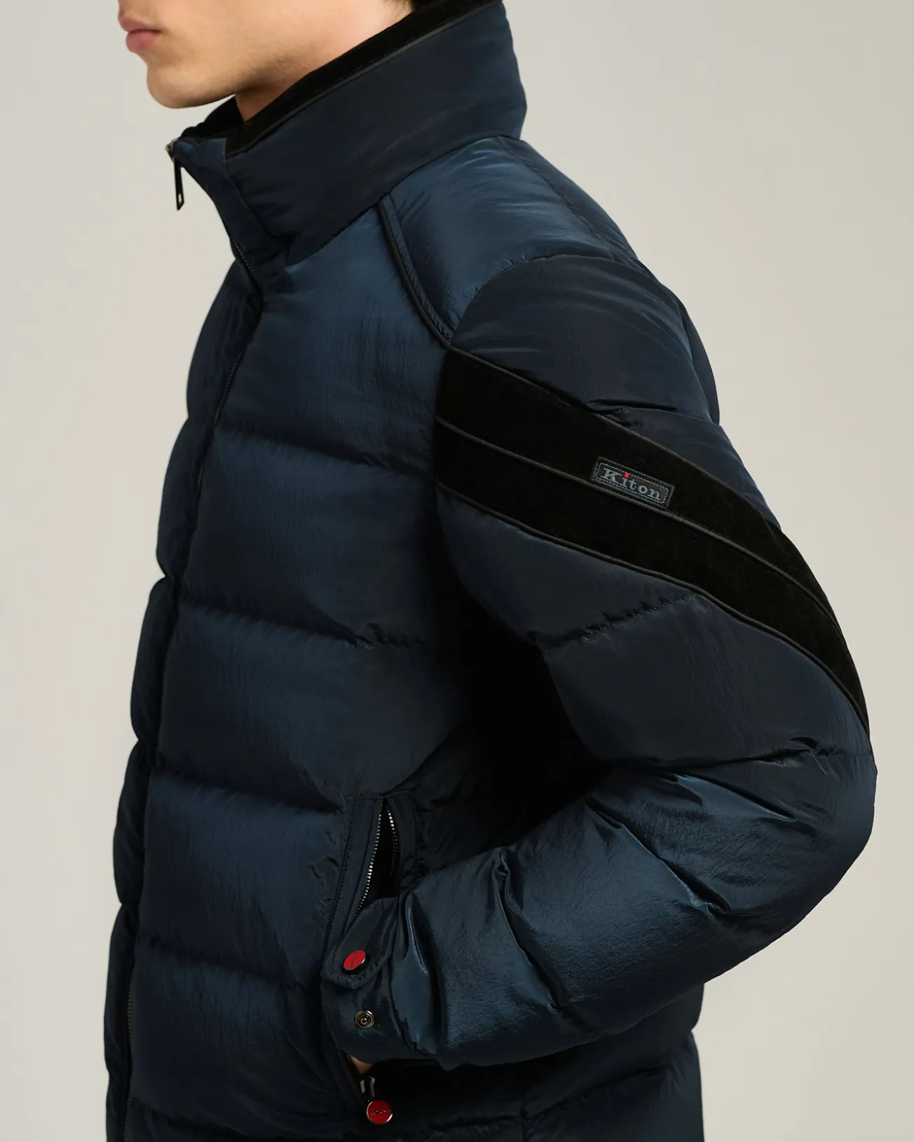 QUILTED BOMBER IN NAVY TECHNICAL FABRIC