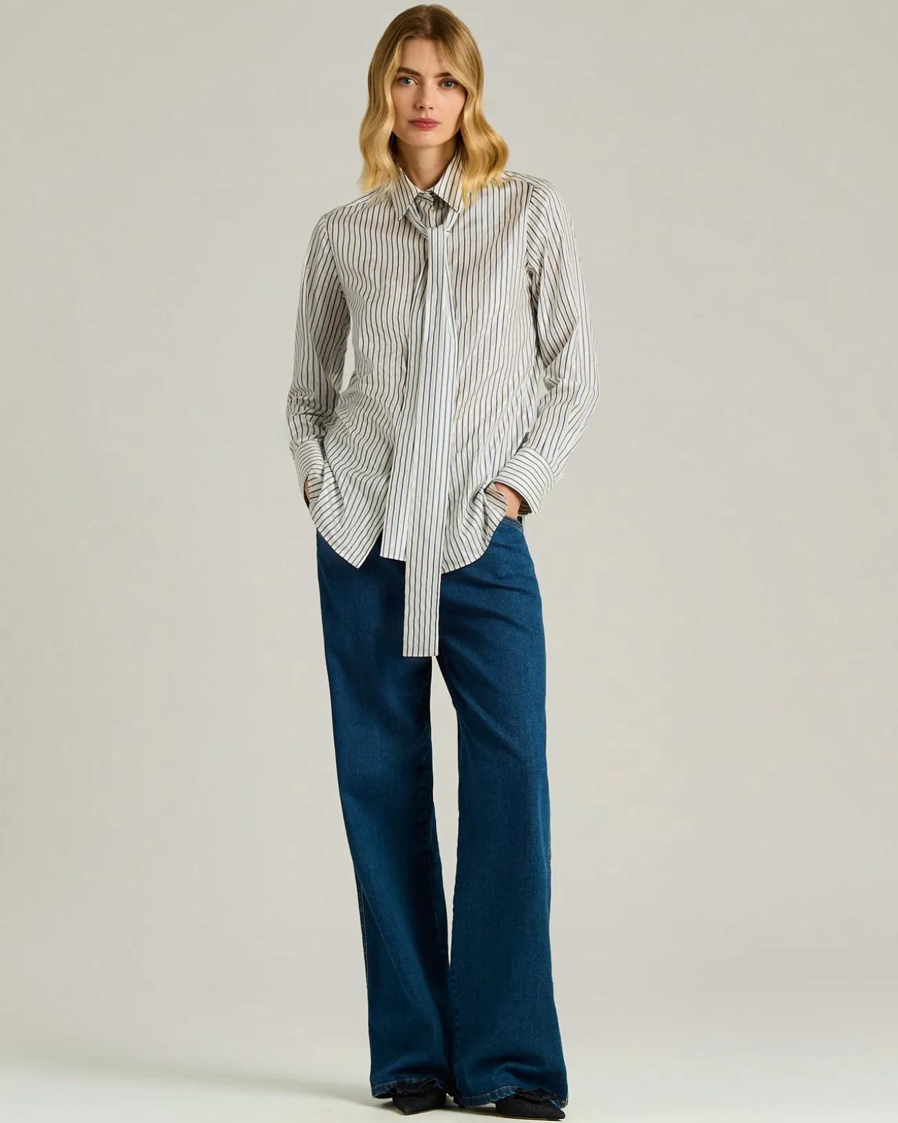 SILK SHIRT WITH TIE DETAIL WHITE AND BLUE