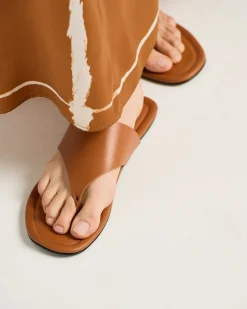 SOFT LEATHER THONG SANDAL