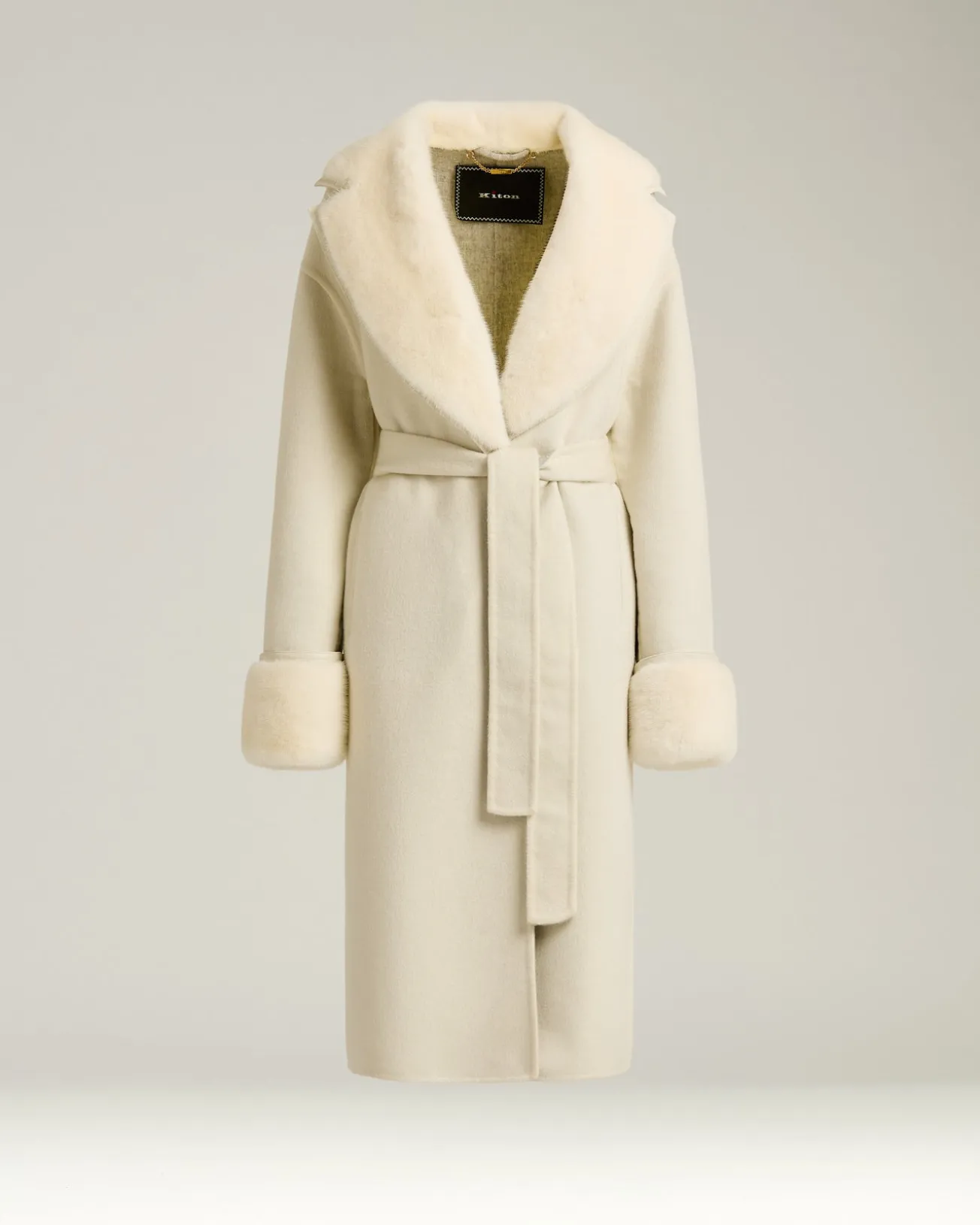 WHITE CASHMERE COAT WITH FUR DETAILS